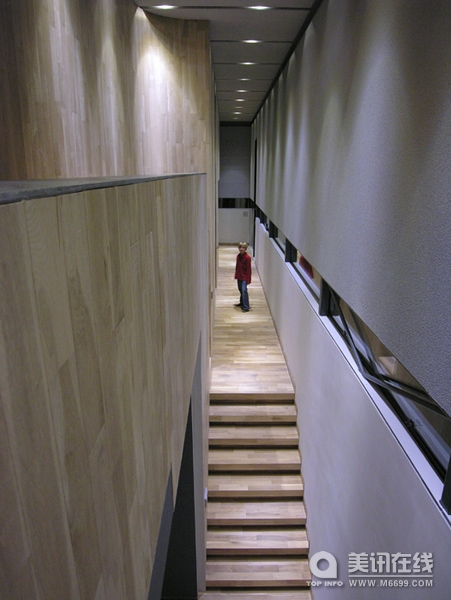 451x600