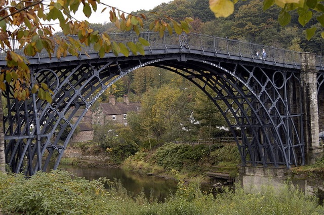英國鐵橋峽谷 中國風景園林網