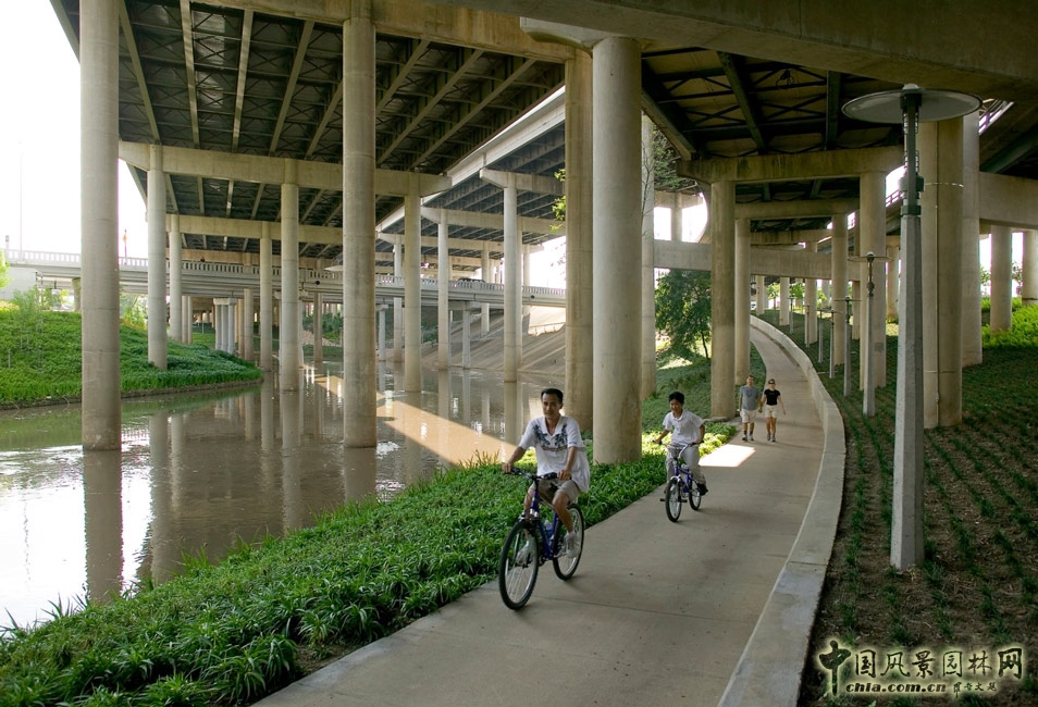 SWA作品：美國休斯敦市布法羅河濱漫步公園景觀設計