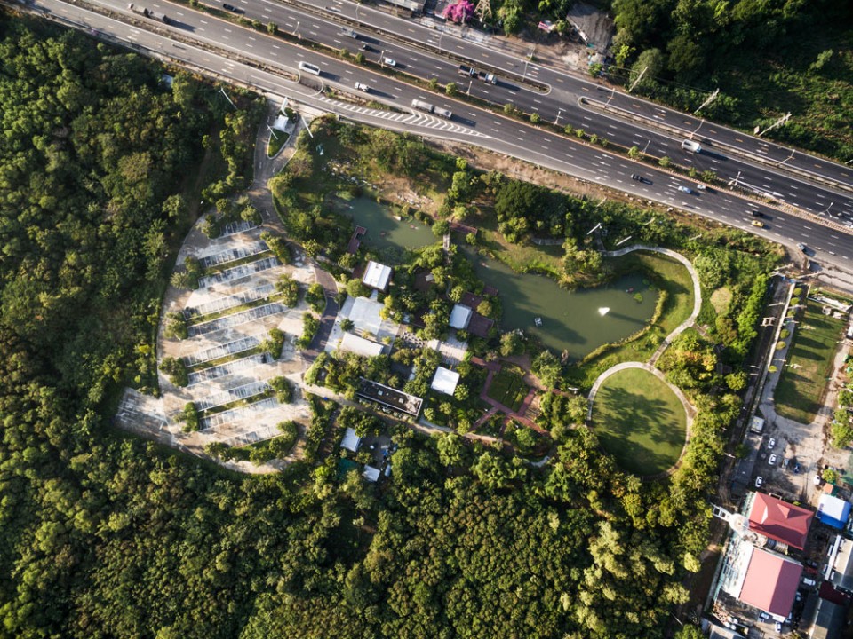 泰國：高速路旁的鄉土風格開放型城市公園