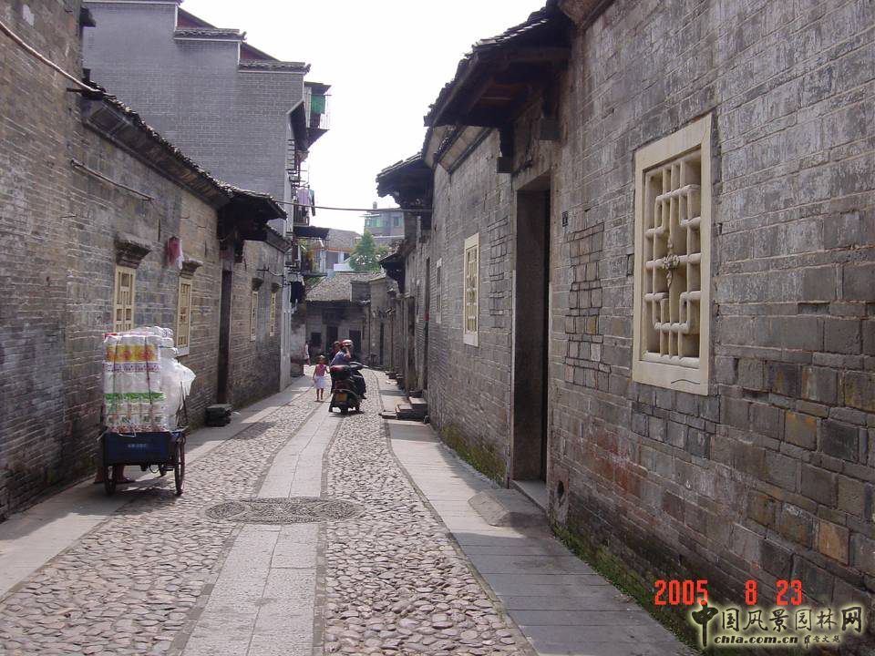 張敏：中國傳統城市的山水環境及其詩歌意境