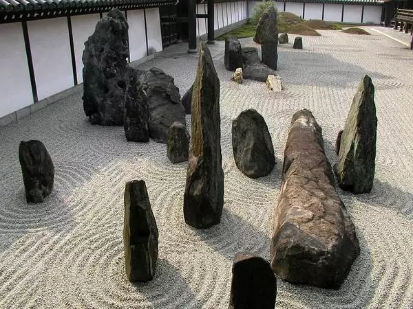 枯山水（中）