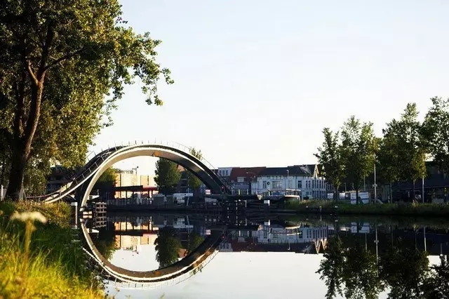 立體景觀案例：Melkweg橋