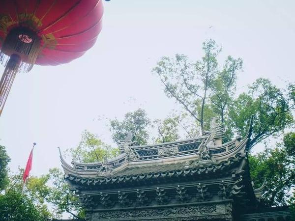 在江南古典園林豫園重拾上海的舊時光