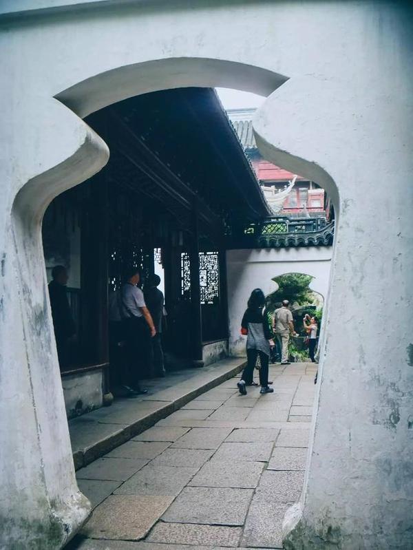 在江南古典園林豫園重拾上海的舊時光