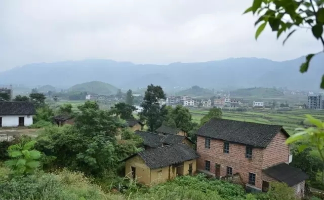 老屋改造，破敗房子變花園別墅