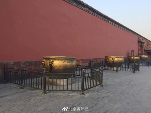 故宮將文物金屬欄桿換成漢白玉欄桿引質(zhì)疑