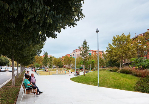 城市中的俏皮沙丘：巴塞羅那Badalona 公園