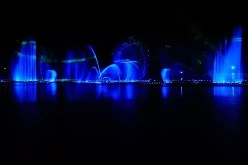 后官湖濕地公園里世界頂級的燈光音樂噴泉