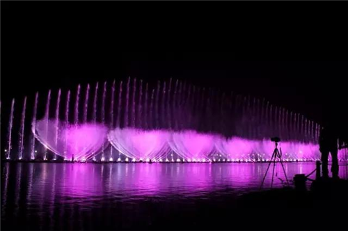 后官湖濕地公園里世界頂級的燈光音樂噴泉