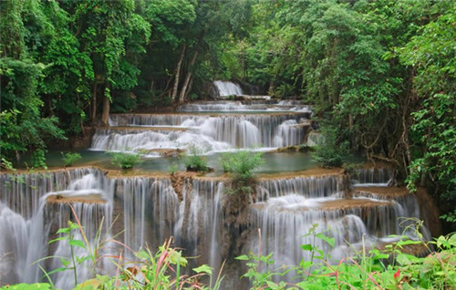 園林景觀設計中那些動靜結合的水景