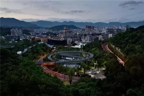 首條空中自行車道在福建廈門建起來