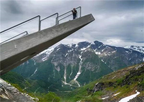 為了讓你看個風景，建筑師有多拼