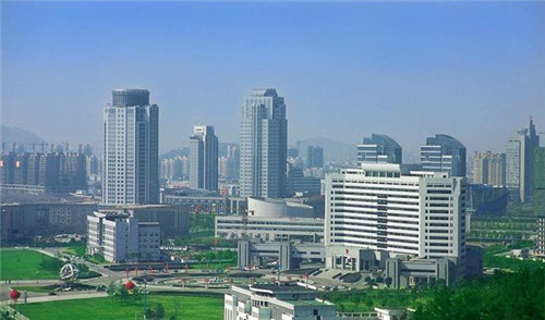 浙江省中部的一座沿海旅游城市臺州
