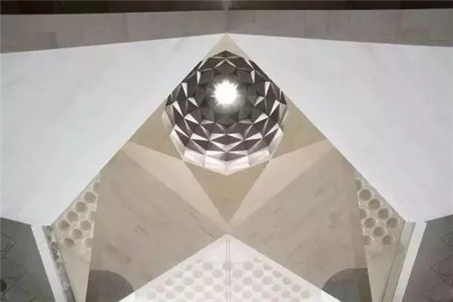 建筑大師貝聿銘創(chuàng)造出波斯灣上的城市明珠