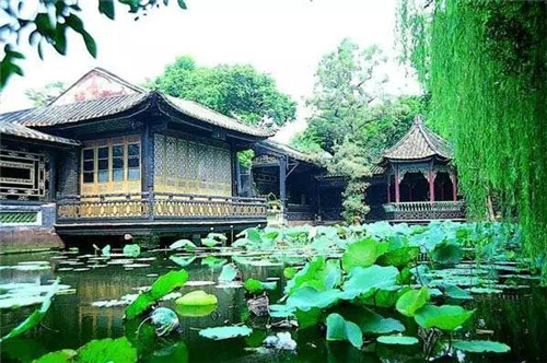 中國古典園林在現代中國式樓盤中的呈現