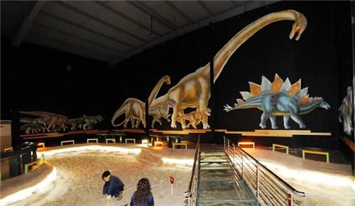 來二連恐龍遺址公園一起研究古生物吧!