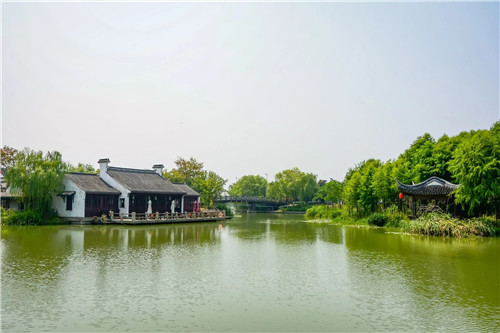 民國時期留下的古鎮(zhèn)，現(xiàn)在成了高端酒店