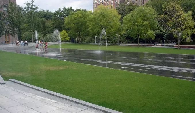 埃菲爾鐵塔周邊將改造為大花園，由哪位大師設計？