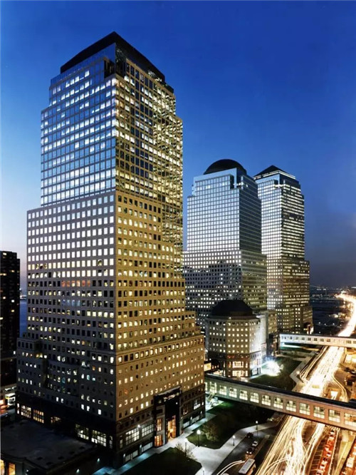 著名建筑大師西薩·佩里逝世