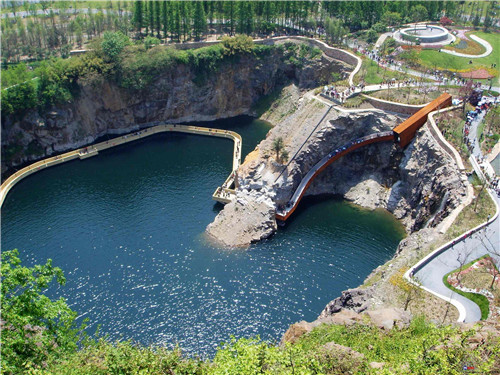 礦坑公園，讓大地傷疤涅槃重生