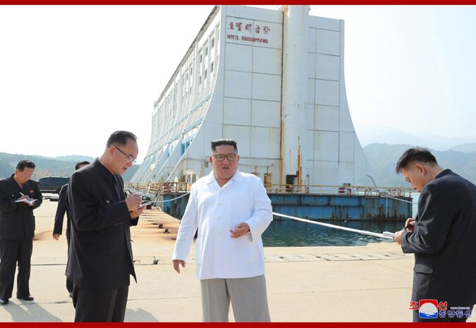 金正恩視察金剛山 批評建筑沒體現民族性