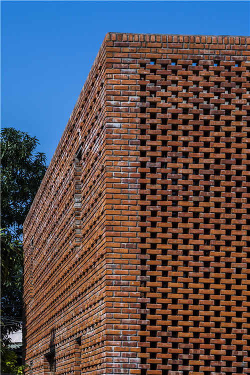 TERMITARY HOUSE
