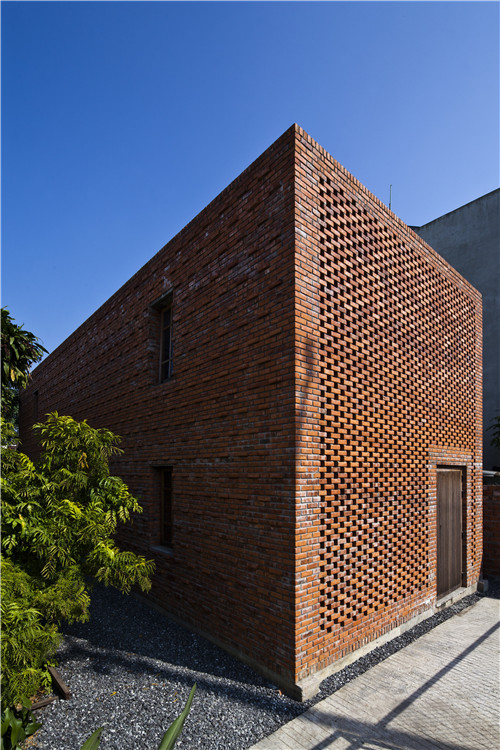 TERMITARY HOUSE