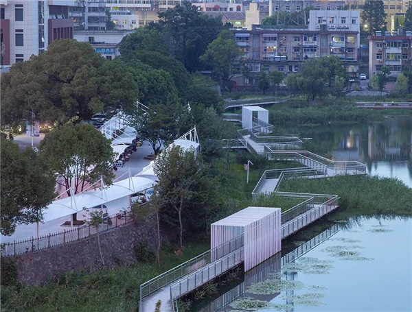 化腐朽為生機(jī) | 一段老城區(qū)護(hù)城河遺跡的景觀與海綿化改造