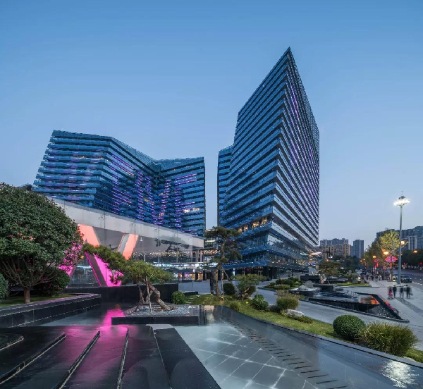 DELD當(dāng)代景觀丨萬(wàn)眾國(guó)際廣場(chǎng)W hotel