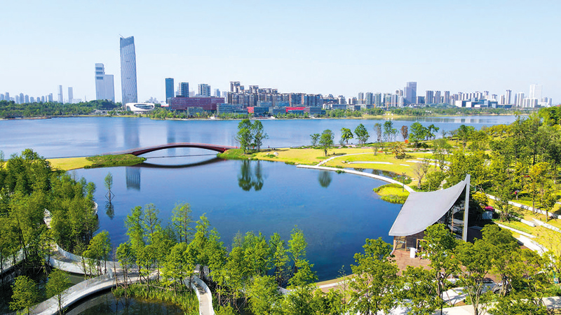 雪山下的公園城市：新時代生態(tài)文明建設(shè)之路