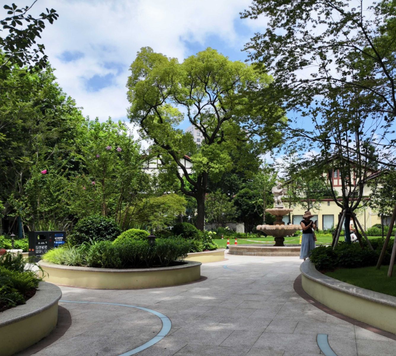 上海：從鋼筋水泥里“摳”出千座公園