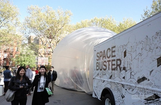 Raumlabor設計的紐約的充氣Spacebuster館