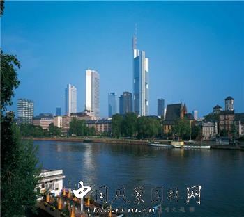 德國(guó)綠色建筑——德國(guó)商業(yè)銀行總部大樓