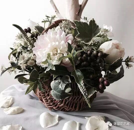 插花欣賞：一大波兒美美的韓式花籃