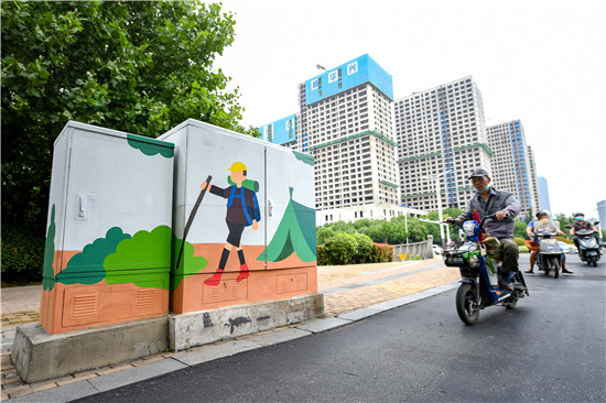 南京藝術學院師生讓彩繪變電箱成街角風景