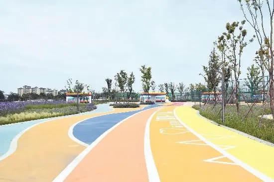 成都首個軌道公園完工驗收