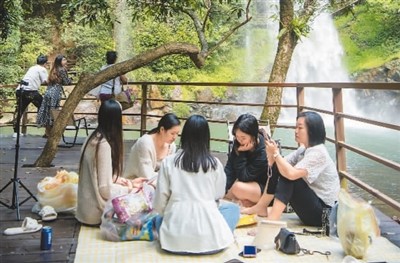 畢業(yè)旅行成暑期游熱門(mén)，對(duì)年輕人有什么作用？