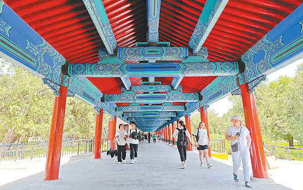 天壇長(zhǎng)廊完成修繕 再現(xiàn)“七十二連房”官式彩畫(huà)